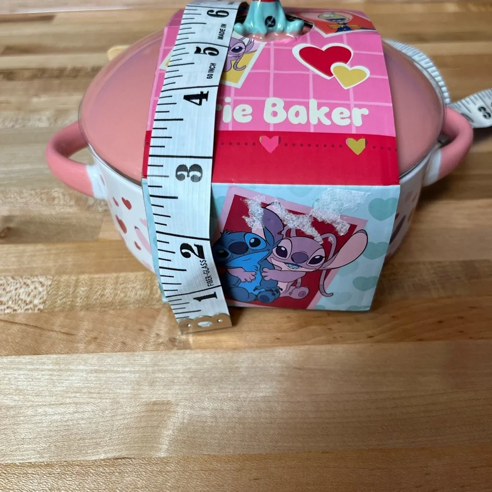 Stitch Heart Brie Baker NWT